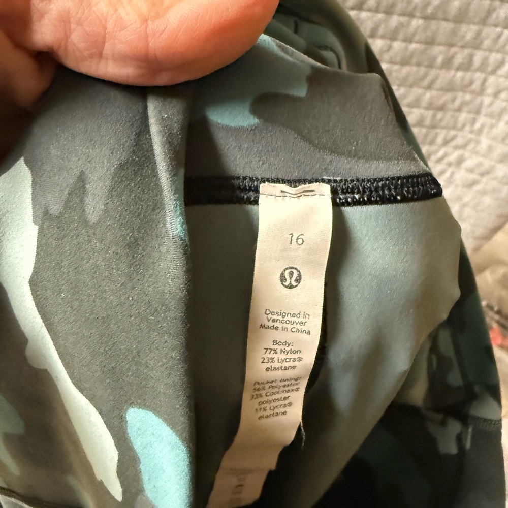 lululemon athletica Green/Gray Camouflage Leggings - Picture 3 of 3